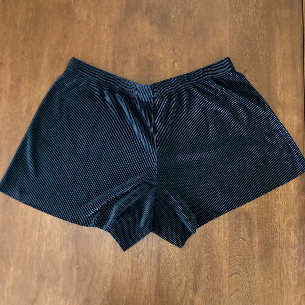 Pleated Black Shorts